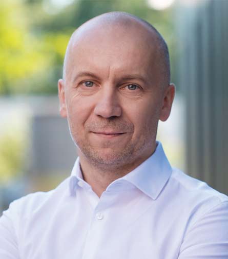 Artur Podhorodecki, CEO & Founder, QNA